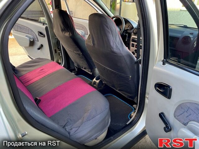 Сірий Дачія Logan, об'ємом двигуна 1.4 л та пробігом 217 тис. км за 2600 $, фото 6 на Automoto.ua