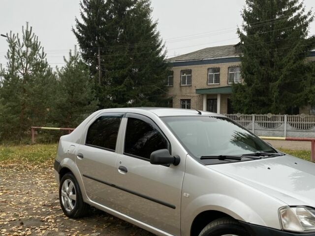 Серый Дачия Логан, объемом двигателя 1.4 л и пробегом 2 тыс. км за 4200 $, фото 2 на Automoto.ua