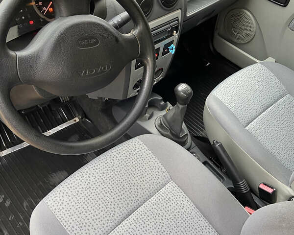 Серый Дачия Логан, объемом двигателя 1.6 л и пробегом 87 тыс. км за 4300 $, фото 5 на Automoto.ua