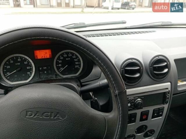 Дачія Logan 2006 у Бродах на Automoto.ua Сірий Дачія Logan, об'ємом двигуна 1.4 л та пробігом 295 тис. км за 1650 $, фото 3 на Automoto.ua