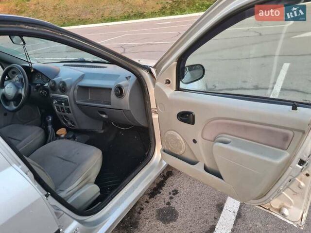 Серый Дачия Логан, объемом двигателя 1.39 л и пробегом 300 тыс. км за 1500 $, фото 11 на Automoto.ua