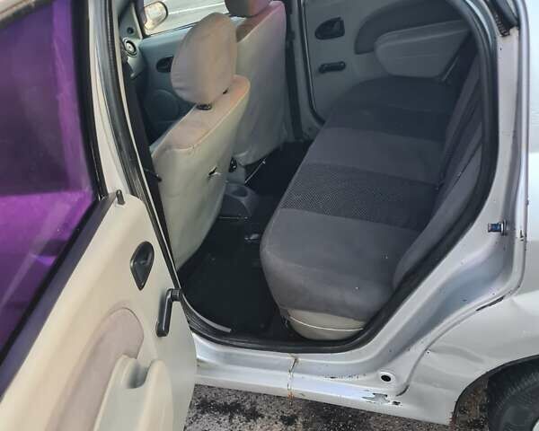 Серый Дачия Логан, объемом двигателя 1.39 л и пробегом 300 тыс. км за 1500 $, фото 10 на Automoto.ua