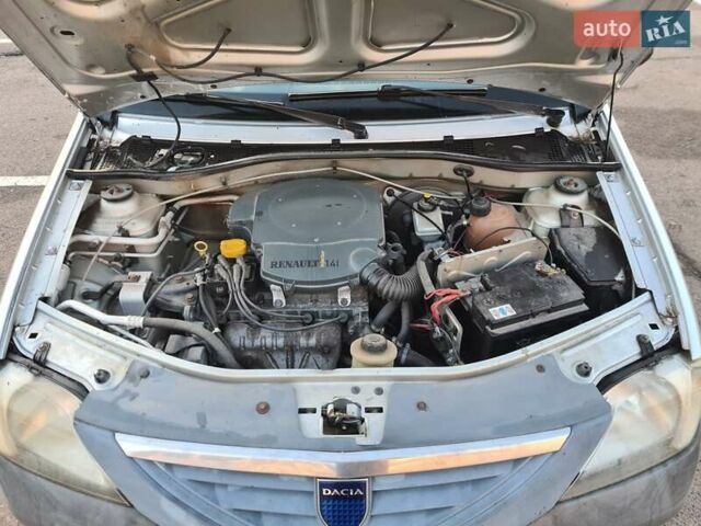 Серый Дачия Логан, объемом двигателя 1.39 л и пробегом 300 тыс. км за 1500 $, фото 5 на Automoto.ua
