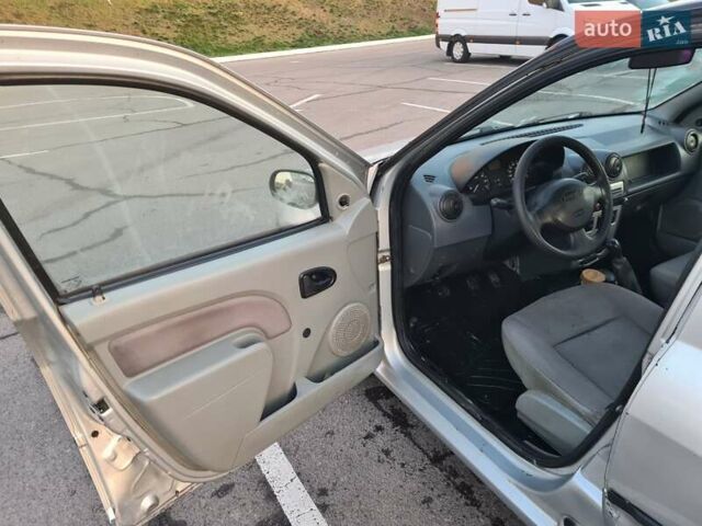 Серый Дачия Логан, объемом двигателя 1.39 л и пробегом 300 тыс. км за 1500 $, фото 9 на Automoto.ua