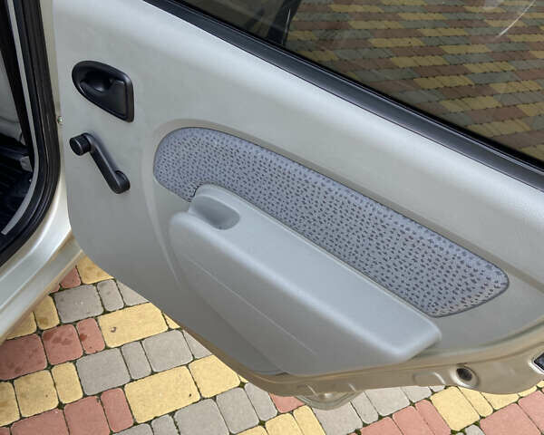 Серый Дачия Логан, объемом двигателя 1.6 л и пробегом 87 тыс. км за 4300 $, фото 11 на Automoto.ua