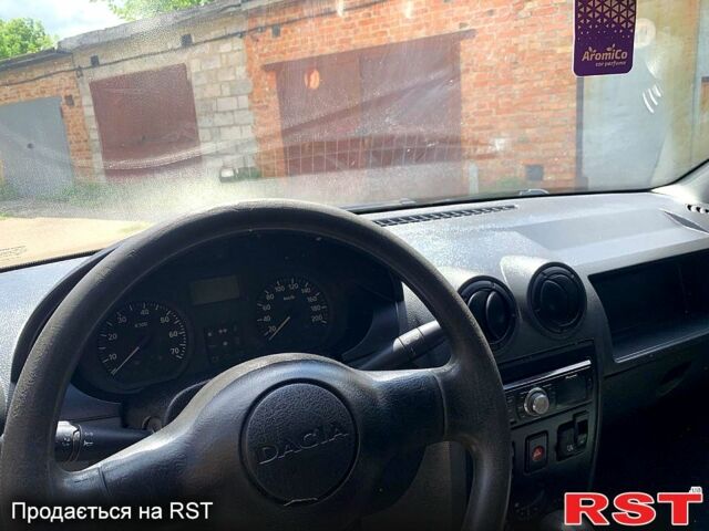 Серый Дачия Логан, объемом двигателя 1.4 л и пробегом 286 тыс. км за 2950 $, фото 4 на Automoto.ua