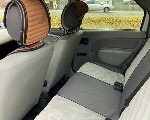 Серый Дачия Логан, объемом двигателя 1.4 л и пробегом 163 тыс. км за 4200 $, фото 9 на Automoto.ua