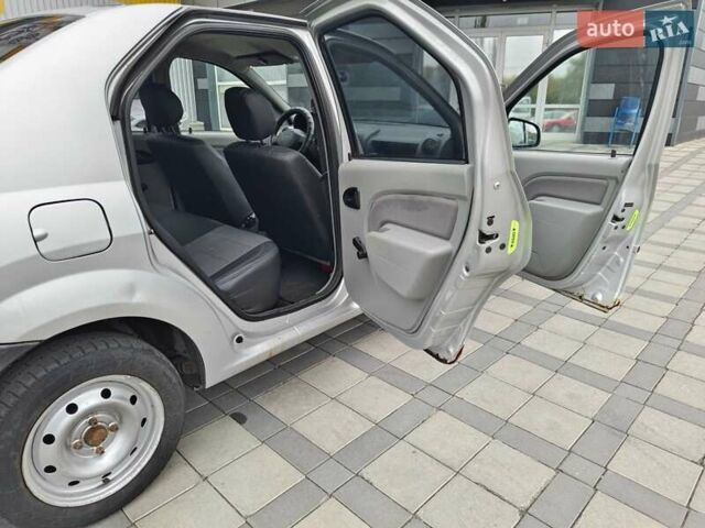 Серый Дачия Логан, объемом двигателя 1.4 л и пробегом 282 тыс. км за 1800 $, фото 12 на Automoto.ua