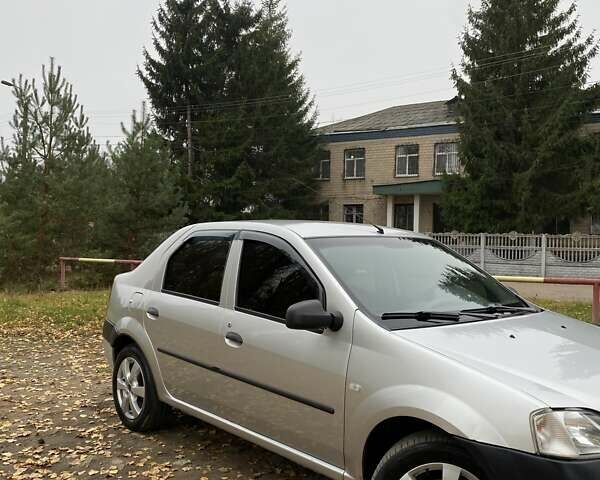 Серый Дачия Логан, объемом двигателя 1.4 л и пробегом 163 тыс. км за 4200 $, фото 2 на Automoto.ua