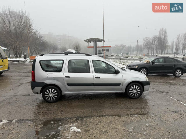 Серый Дачия Логан, объемом двигателя 1.6 л и пробегом 262 тыс. км за 4800 $, фото 2 на Automoto.ua