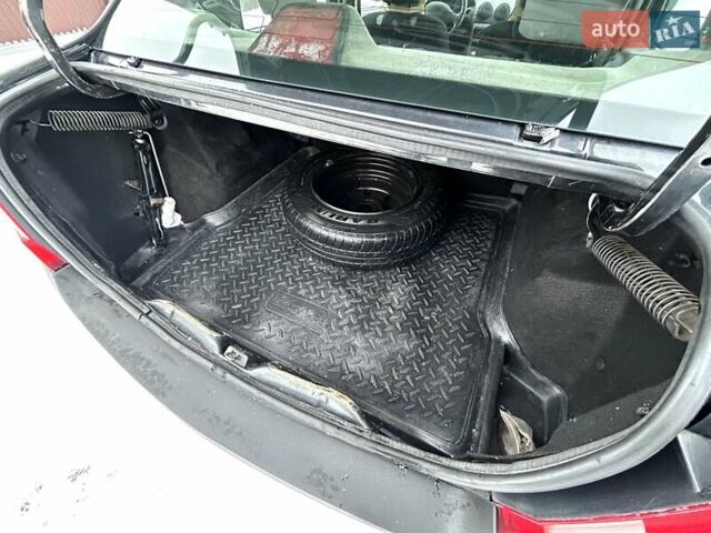 Сірий Дачія Logan, об'ємом двигуна 1.39 л та пробігом 273 тис. км за 3300 $, фото 14 на Automoto.ua