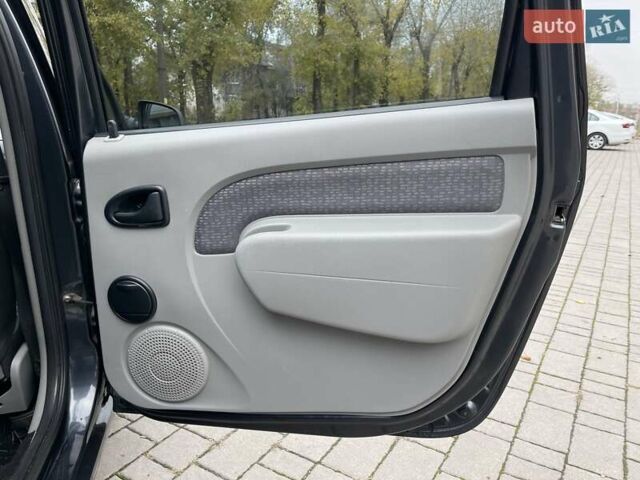 Серый Дачия Логан, объемом двигателя 1.6 л и пробегом 186 тыс. км за 3950 $, фото 15 на Automoto.ua