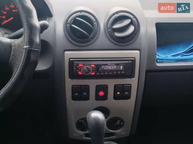 Серый Дачия Логан, объемом двигателя 1.6 л и пробегом 360 тыс. км за 3190 $, фото 15 на Automoto.ua