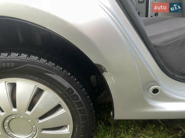 Сірий Дачія Logan, об'ємом двигуна 1.39 л та пробігом 246 тис. км за 1800 $, фото 7 на Automoto.ua