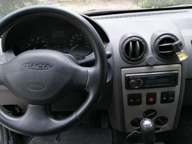Серый Дачия Логан, объемом двигателя 0 л и пробегом 299 тыс. км за 3000 $, фото 6 на Automoto.ua