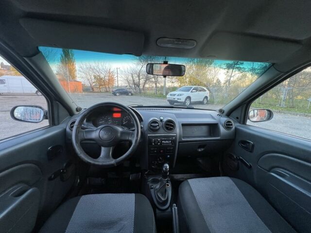 Серый Дачия Логан, объемом двигателя 1.4 л и пробегом 333 тыс. км за 1700 $, фото 5 на Automoto.ua