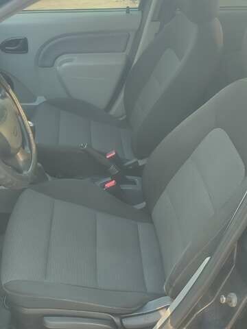 Серый Дачия Логан, объемом двигателя 1.6 л и пробегом 140 тыс. км за 6000 $, фото 6 на Automoto.ua