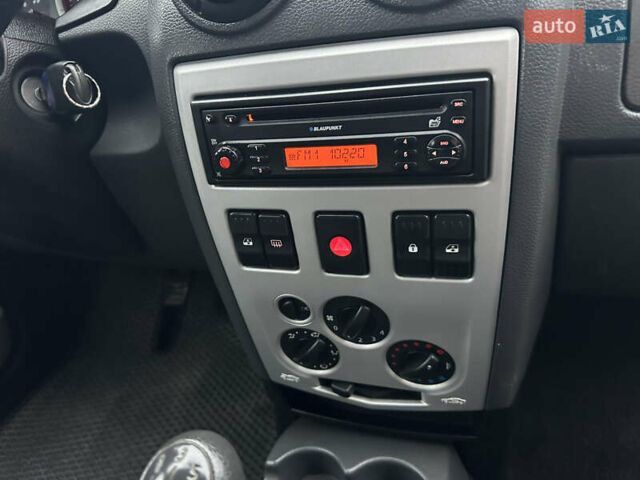 Сірий Дачія Logan, об'ємом двигуна 1.6 л та пробігом 171 тис. км за 5700 $, фото 32 на Automoto.ua