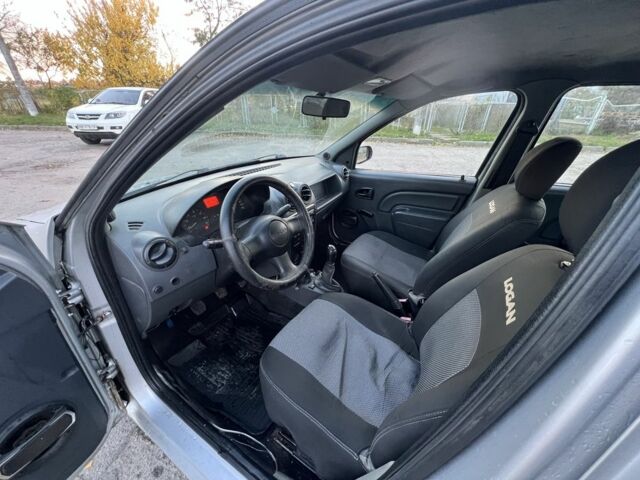 Серый Дачия Логан, объемом двигателя 1.4 л и пробегом 333 тыс. км за 1700 $, фото 6 на Automoto.ua