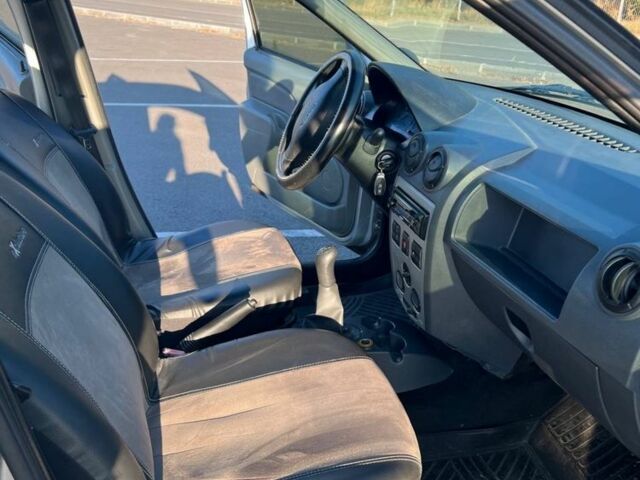 Серый Дачия Логан, объемом двигателя 1.4 л и пробегом 200 тыс. км за 3500 $, фото 8 на Automoto.ua