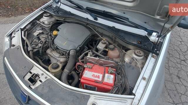 Сірий Дачія Logan, об'ємом двигуна 1.6 л та пробігом 160 тис. км за 3700 $, фото 6 на Automoto.ua
