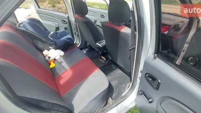Серый Дачия Логан, объемом двигателя 1.39 л и пробегом 223 тыс. км за 2950 $, фото 11 на Automoto.ua