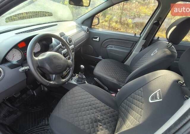 Сірий Дачія Logan, об'ємом двигуна 1.6 л та пробігом 300 тис. км за 2700 $, фото 19 на Automoto.ua
