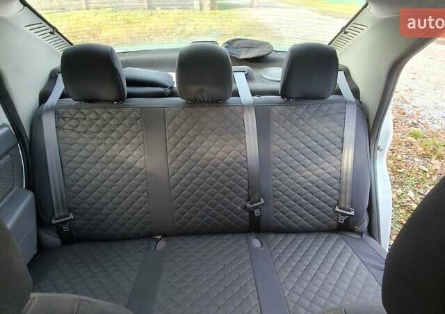 Сірий Дачія Logan, об'ємом двигуна 1.6 л та пробігом 300 тис. км за 2700 $, фото 15 на Automoto.ua