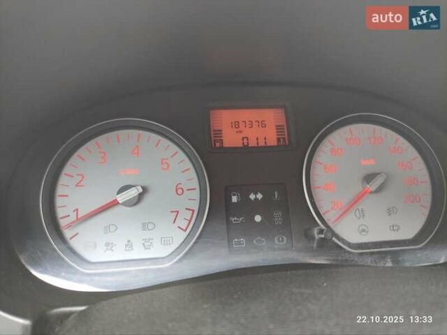 Серый Дачия Логан, объемом двигателя 1.6 л и пробегом 187 тыс. км за 3500 $, фото 34 на Automoto.ua