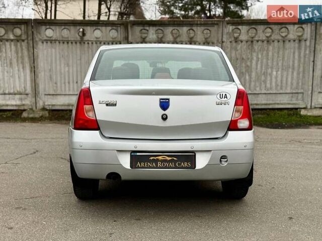 Сірий Дачія Logan, об'ємом двигуна 1.6 л та пробігом 176 тис. км за 4700 $, фото 11 на Automoto.ua