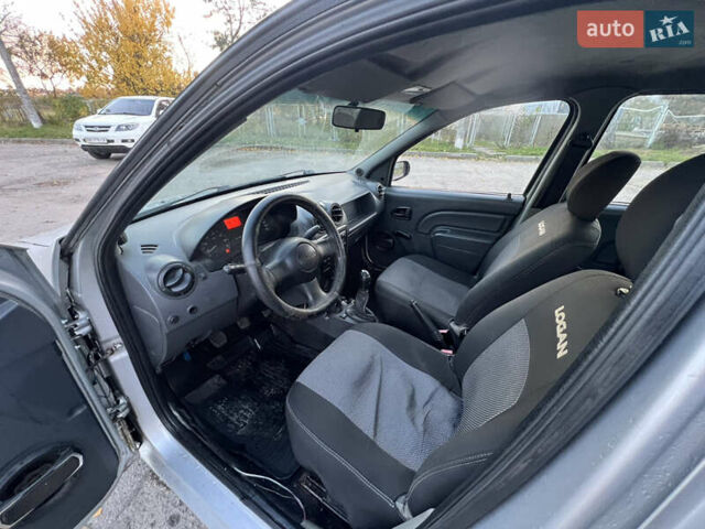 Серый Дачия Логан, объемом двигателя 1.4 л и пробегом 511 тыс. км за 1700 $, фото 7 на Automoto.ua