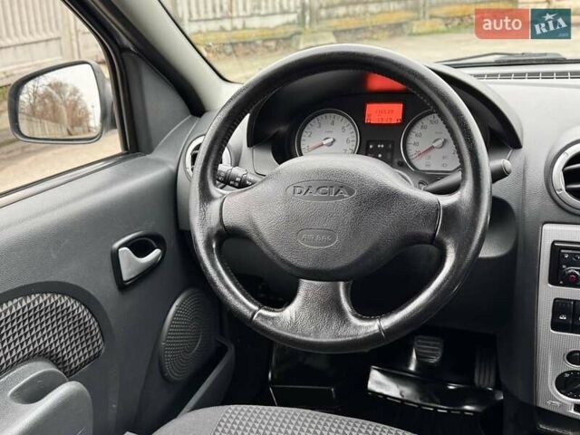 Сірий Дачія Logan, об'ємом двигуна 1.6 л та пробігом 176 тис. км за 4700 $, фото 28 на Automoto.ua