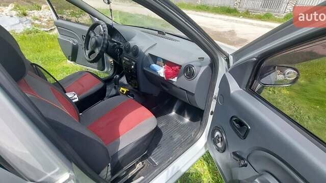 Серый Дачия Логан, объемом двигателя 1.39 л и пробегом 223 тыс. км за 2950 $, фото 8 на Automoto.ua