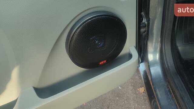 Серый Дачия Логан, объемом двигателя 1.6 л и пробегом 140 тыс. км за 6000 $, фото 8 на Automoto.ua