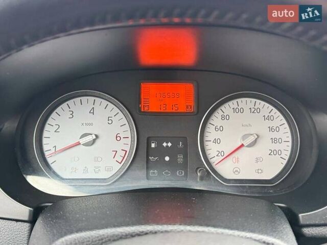 Сірий Дачія Logan, об'ємом двигуна 1.6 л та пробігом 176 тис. км за 4700 $, фото 34 на Automoto.ua