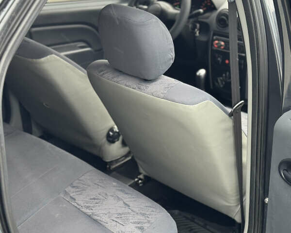 Серый Дачия Логан, объемом двигателя 1.4 л и пробегом 213 тыс. км за 3600 $, фото 22 на Automoto.ua