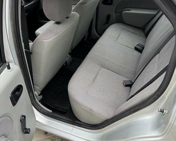Серый Дачия Логан, объемом двигателя 1.39 л и пробегом 122 тыс. км за 4100 $, фото 19 на Automoto.ua