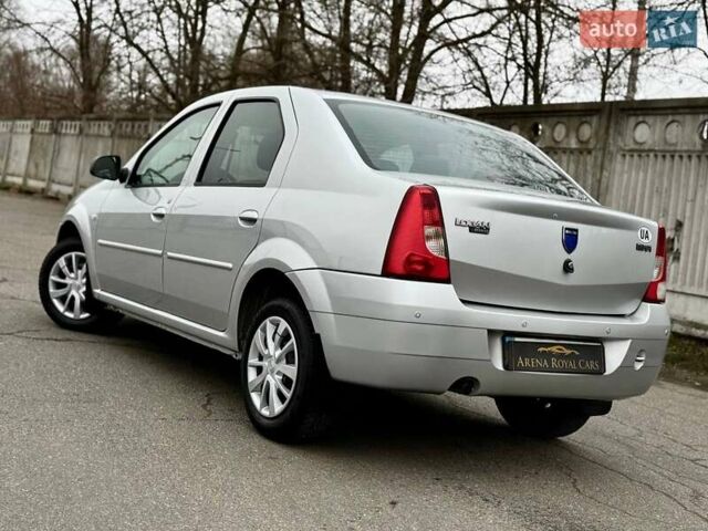 Сірий Дачія Logan, об'ємом двигуна 1.6 л та пробігом 176 тис. км за 4700 $, фото 9 на Automoto.ua