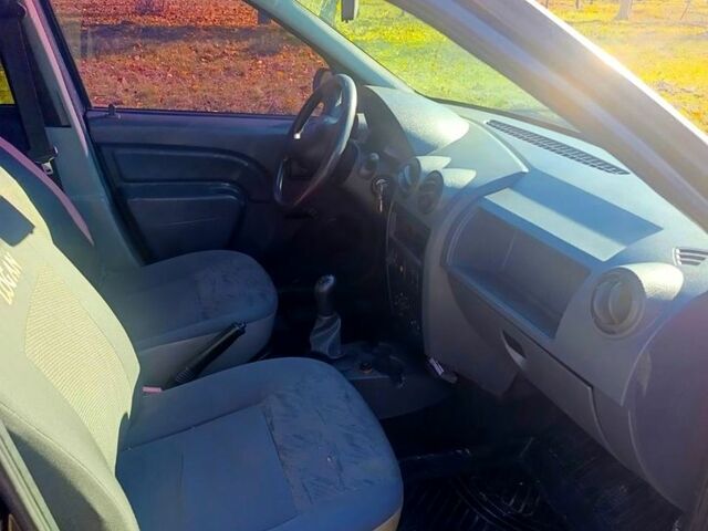 Серый Дачия Логан, объемом двигателя 1.4 л и пробегом 154 тыс. км за 2200 $, фото 5 на Automoto.ua