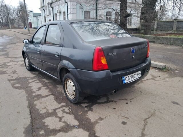 Серый Дачия Логан, объемом двигателя 1.4 л и пробегом 318 тыс. км за 2750 $, фото 4 на Automoto.ua