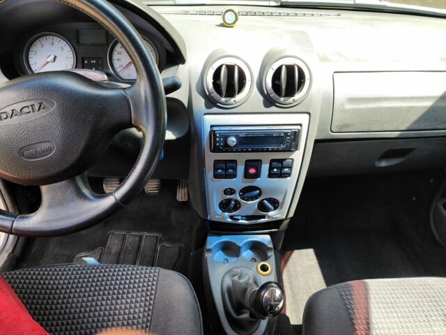 Серый Дачия Логан, объемом двигателя 1.6 л и пробегом 250 тыс. км за 3200 $, фото 6 на Automoto.ua