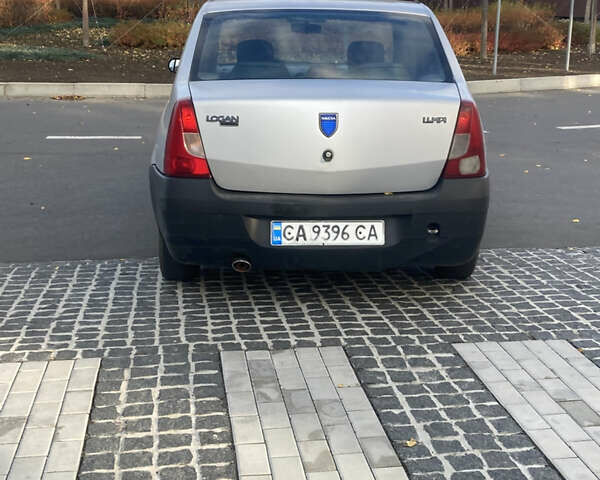 Серый Дачия Логан, объемом двигателя 1.39 л и пробегом 280 тыс. км за 2100 $, фото 2 на Automoto.ua