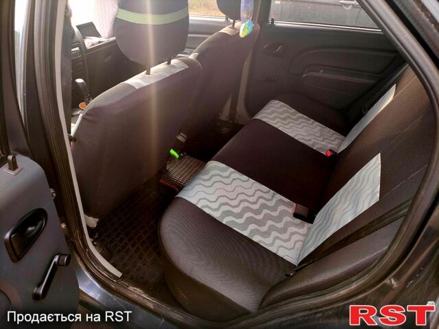 Сірий Дачія Logan, об'ємом двигуна 1.4 л та пробігом 234 тис. км за 4600 $, фото 3 на Automoto.ua