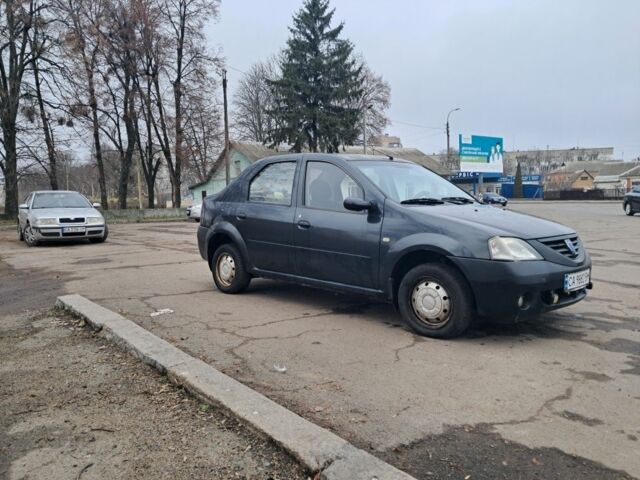 Серый Дачия Логан, объемом двигателя 1.4 л и пробегом 318 тыс. км за 2750 $, фото 2 на Automoto.ua