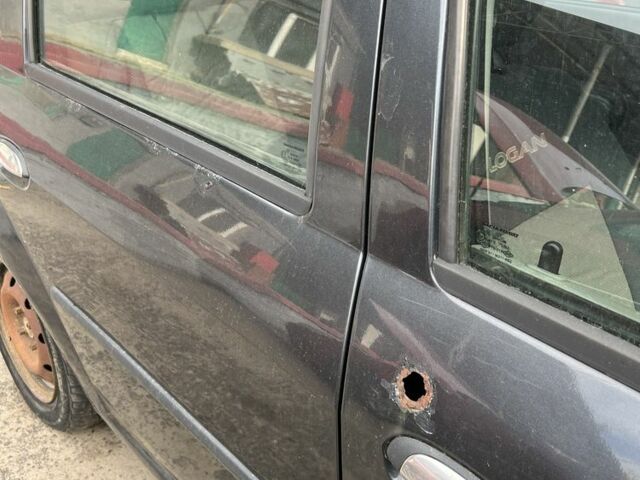 Серый Дачия Логан, объемом двигателя 1.4 л и пробегом 360 тыс. км за 1800 $, фото 3 на Automoto.ua