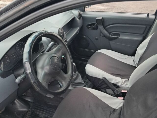 Серый Дачия Логан, объемом двигателя 1.4 л и пробегом 318 тыс. км за 2750 $, фото 6 на Automoto.ua