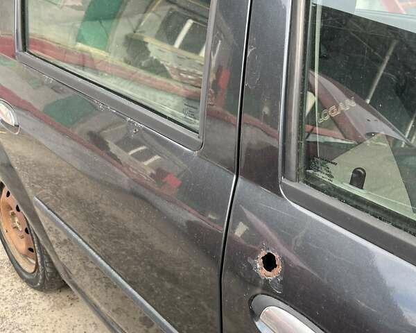 Серый Дачия Логан, объемом двигателя 1.4 л и пробегом 360 тыс. км за 1800 $, фото 4 на Automoto.ua