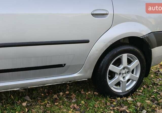 Сірий Дачія Logan, об'ємом двигуна 1.6 л та пробігом 300 тис. км за 2700 $, фото 18 на Automoto.ua