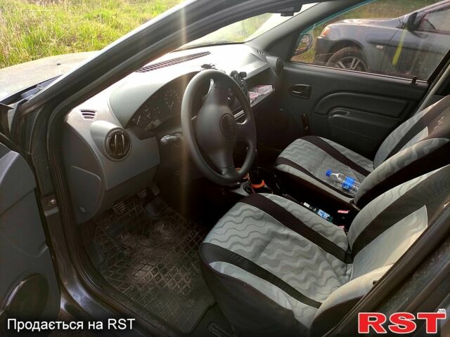 Сірий Дачія Logan, об'ємом двигуна 1.4 л та пробігом 234 тис. км за 4600 $, фото 2 на Automoto.ua