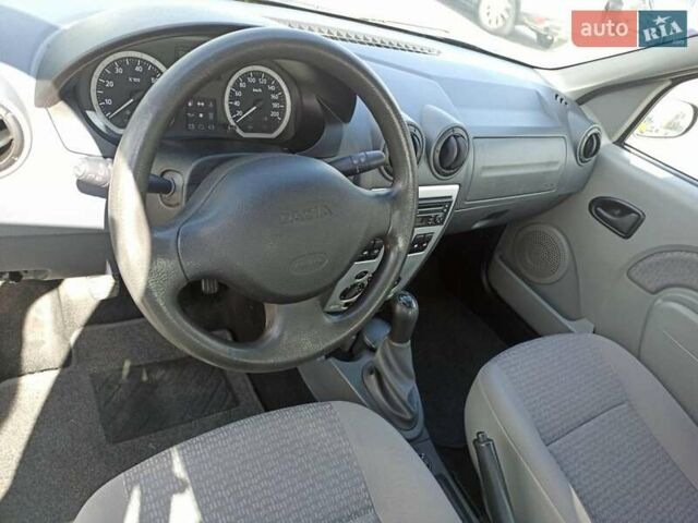 Серый Дачия Логан, объемом двигателя 1.6 л и пробегом 166 тыс. км за 5300 $, фото 16 на Automoto.ua